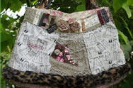 Tasche mit Kunstfell und Chucks-Applikation